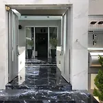 Hills Apart Otel 4*