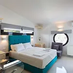 Hills Apart Otel