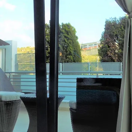 Hills Aparthotel 3*