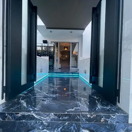 Aparthotel Hills 4*