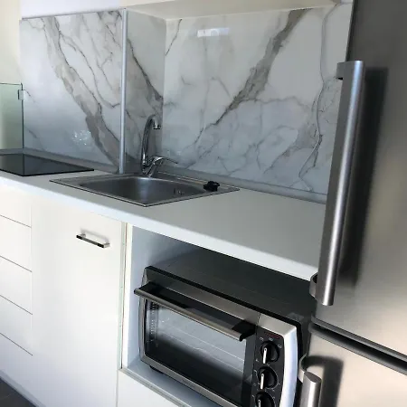 Hills מלון דירות 4*